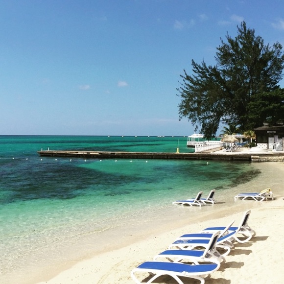 Meet your Posher, Ashley - Picture 2 of 6